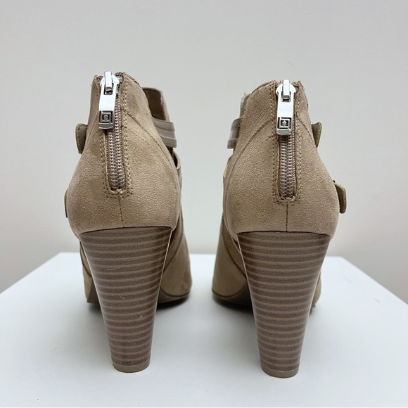 Liz Claiborne Genesis Tan Brown Buckled Strappy Peep Toe Block Heels Size 11 - Picture 4 of 8